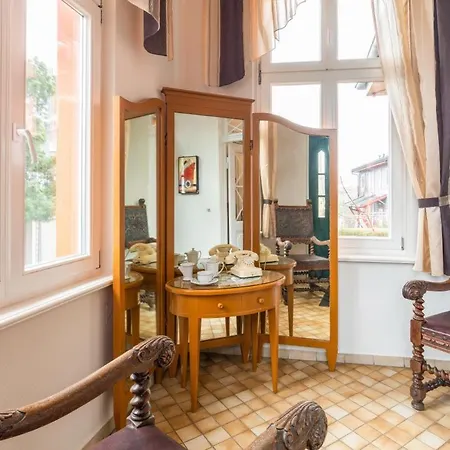 Lägenhet Liebevoll Eingerichtete Mit Terrasse, Strandnah
